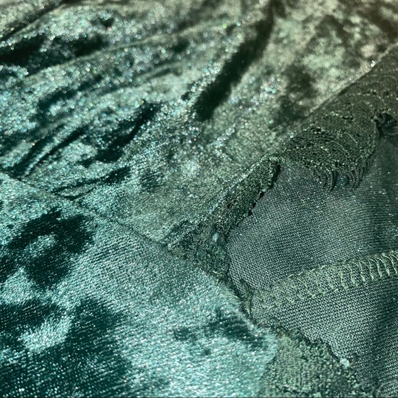 Velour Deep Green Long-Sleeved Mini Dress - Picture 5 of 14